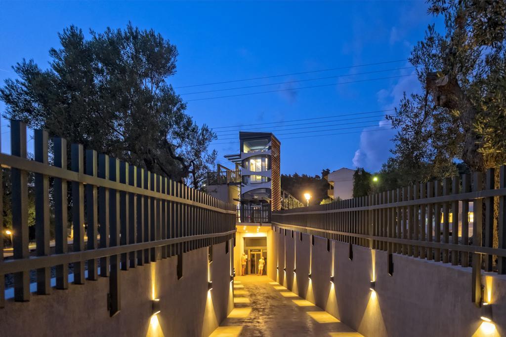Lagomandra Hotel And Spa Exterior photo